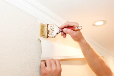 Pose de papier peint à Quibou — revêtements muraux et toiles de verre